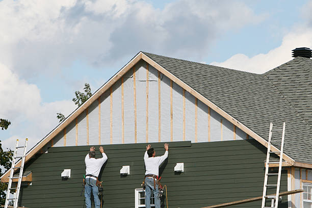 Professional Siding technician working in Suffield, CT